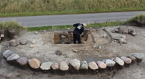Archaeologists working on the burial site