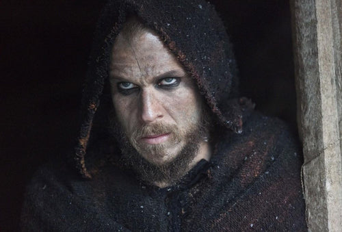 Floki wore the Viking eye makeup in Vikings TV Series 