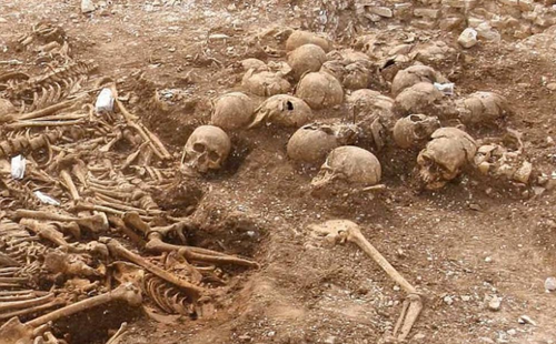 Viking remains of the Viking headless skeletons in Dorset, England