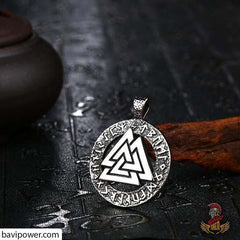 Stainless Steel Runic Valknut Pendant BP8-259